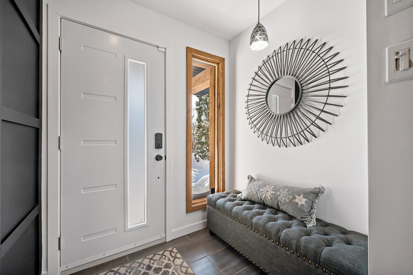 Hall - 22 Rue Des Ardoises, Sainte-Agathe-Des-Monts, QC - Indoor Photo Showing Other Room