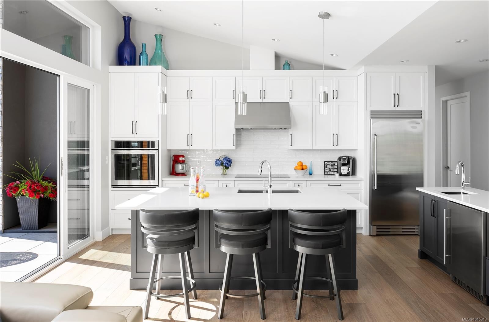 928 Claremont Ave, Saanich, BC