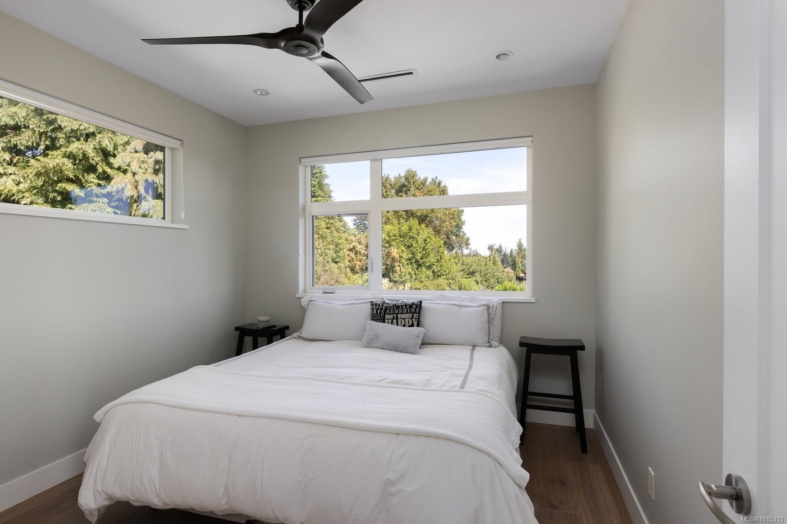 928 Claremont Ave, Saanich, BC