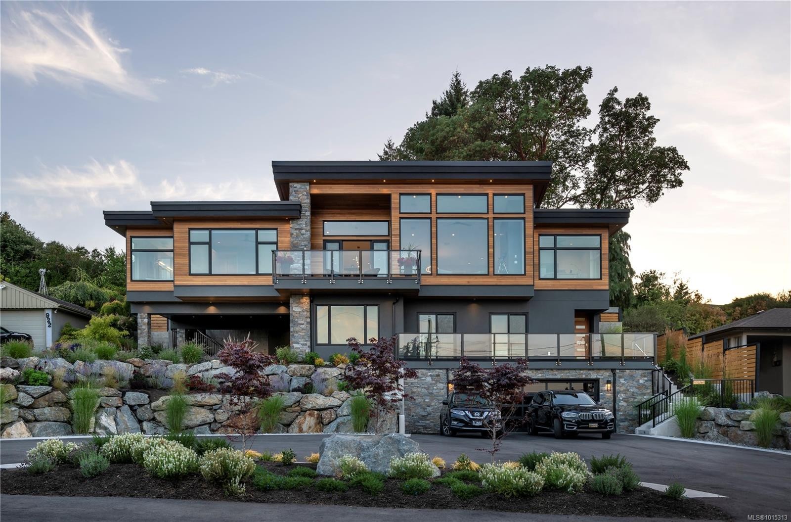 928 Claremont Ave, Saanich, BC