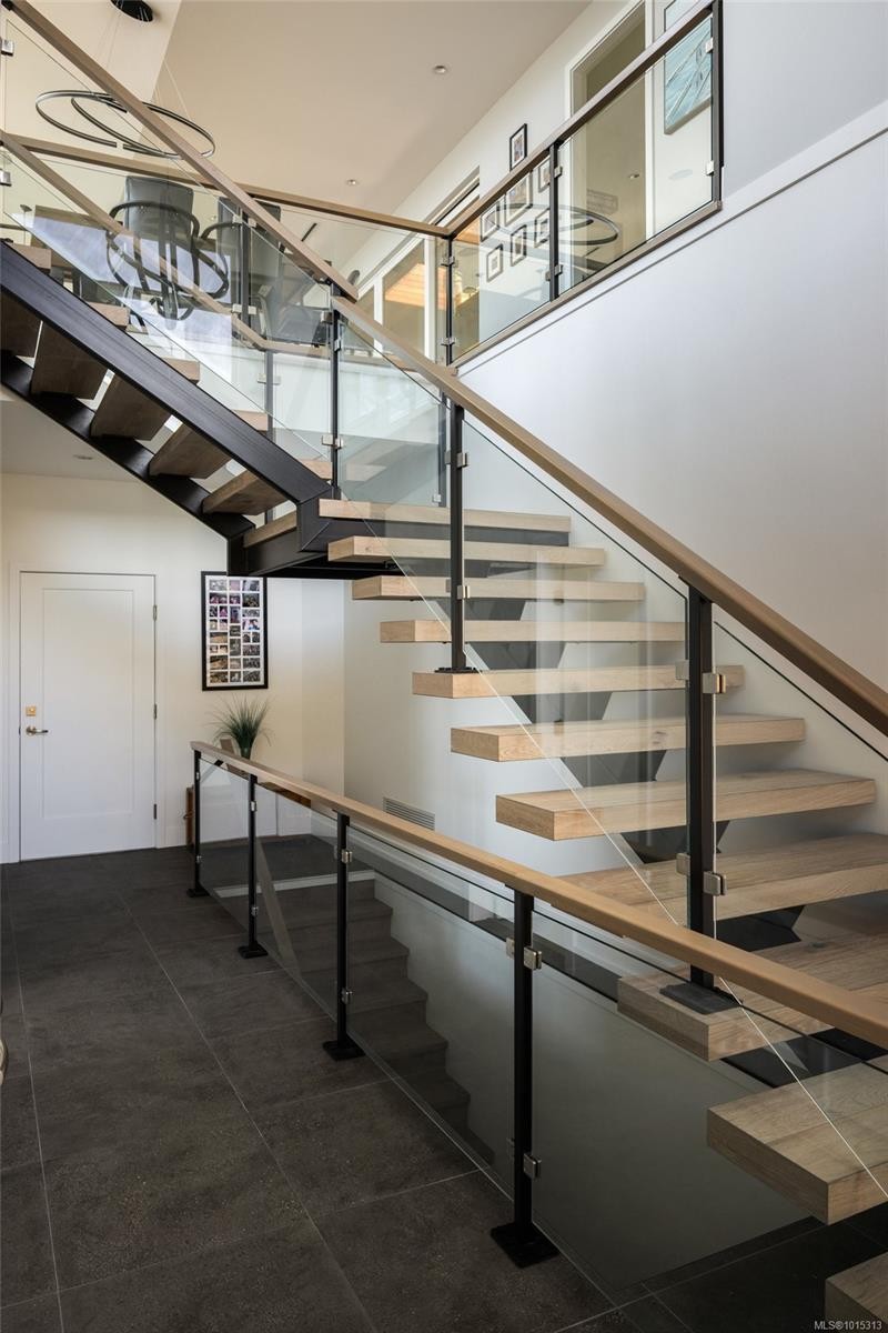 928 Claremont Ave, Saanich, BC