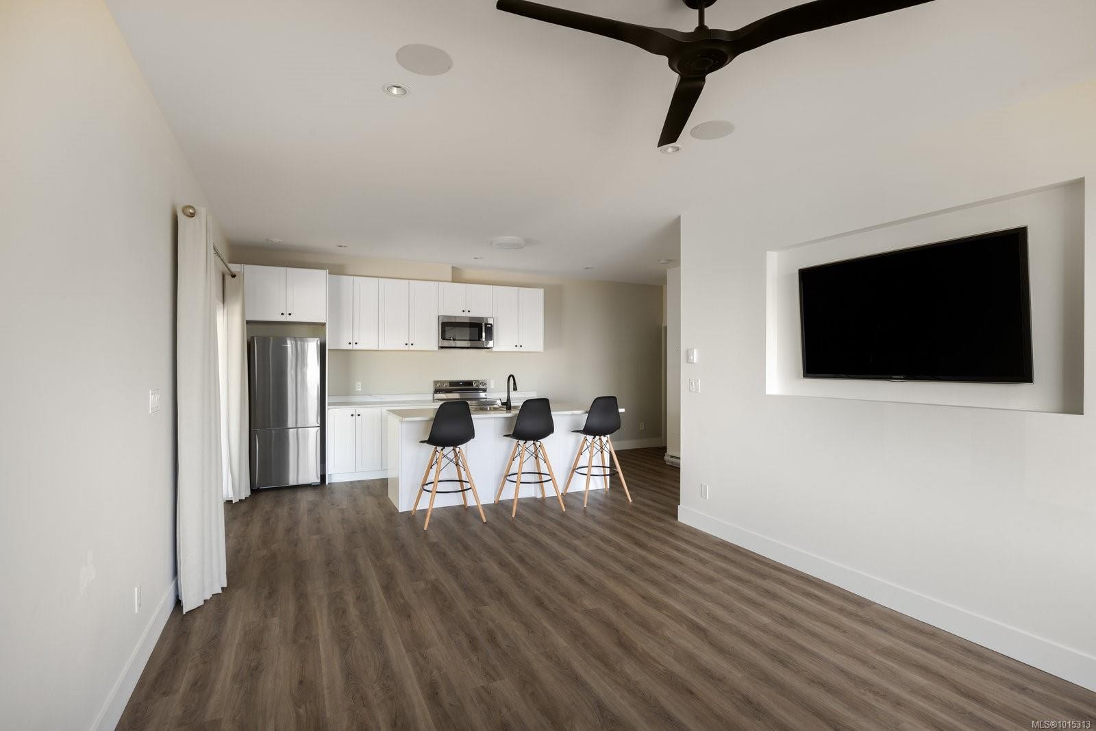 928 Claremont Ave, Saanich, BC