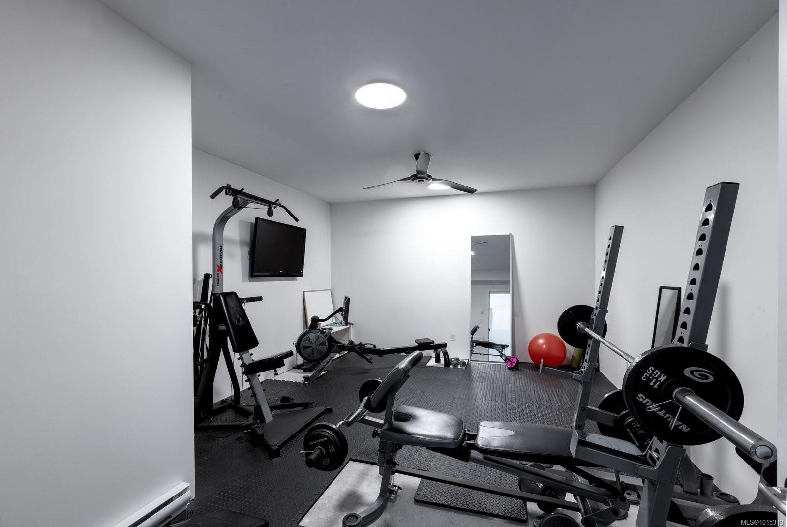 928 Claremont Ave, Saanich, BC