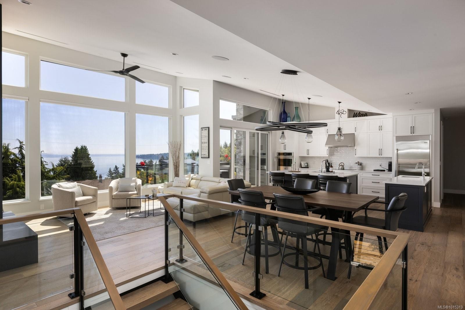 928 Claremont Ave, Saanich, BC