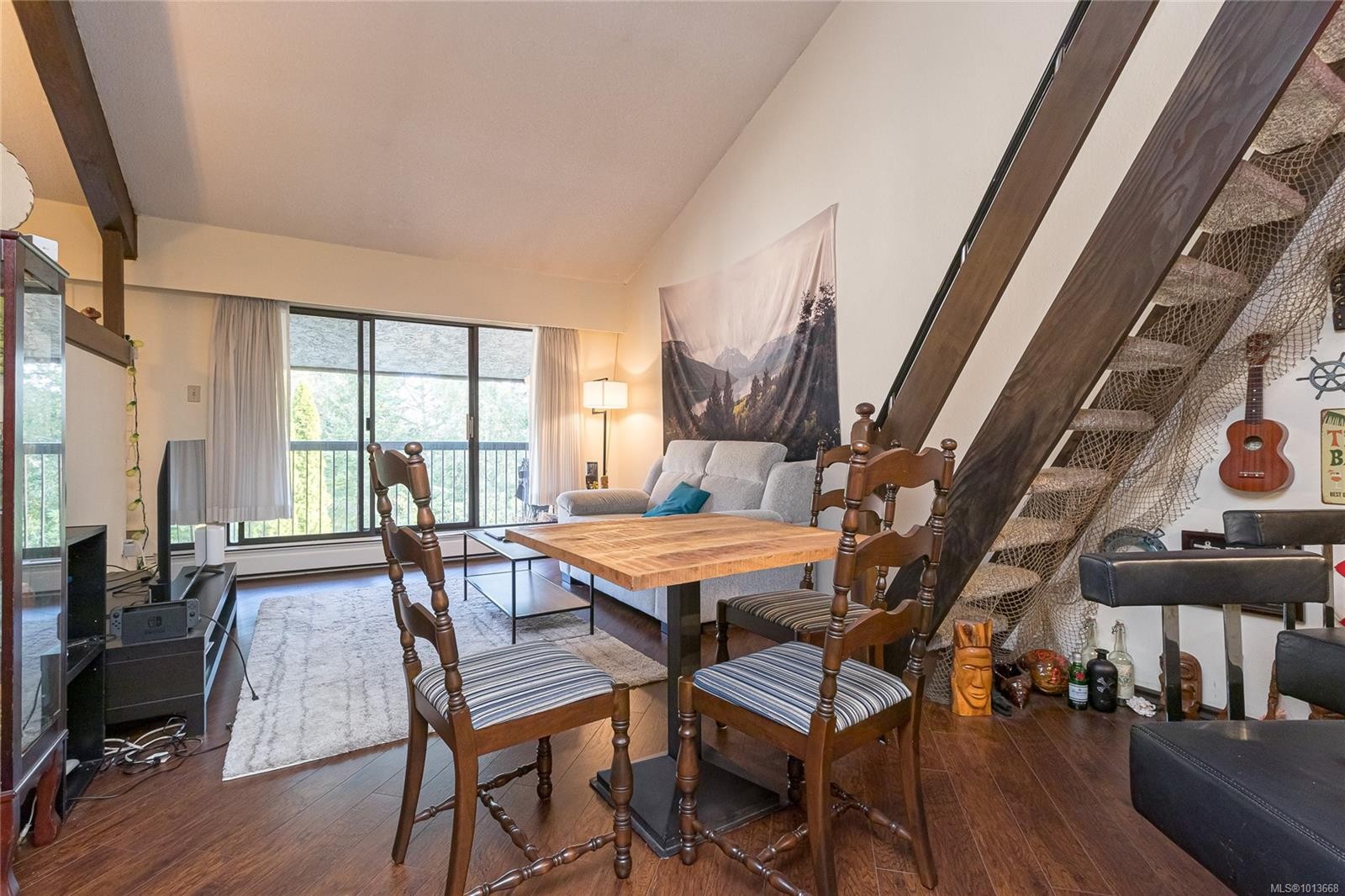 407-1009 Mckenzie Ave, Saanich, BC - Indoor Photo Showing Dining Room