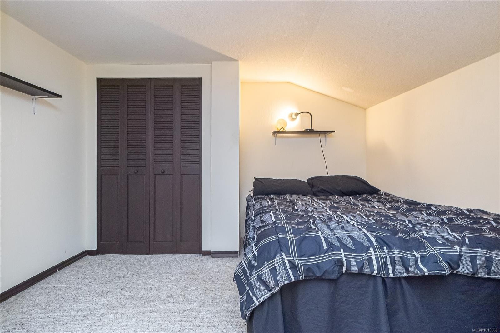 407-1009 Mckenzie Ave, Saanich, BC - Indoor Photo Showing Bedroom