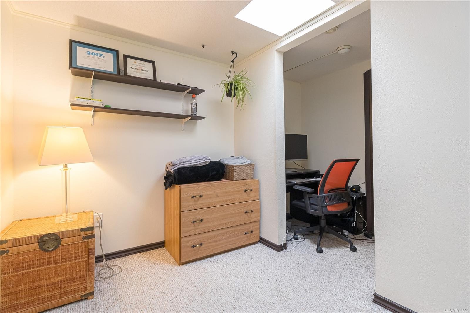 407-1009 Mckenzie Ave, Saanich, BC - Indoor