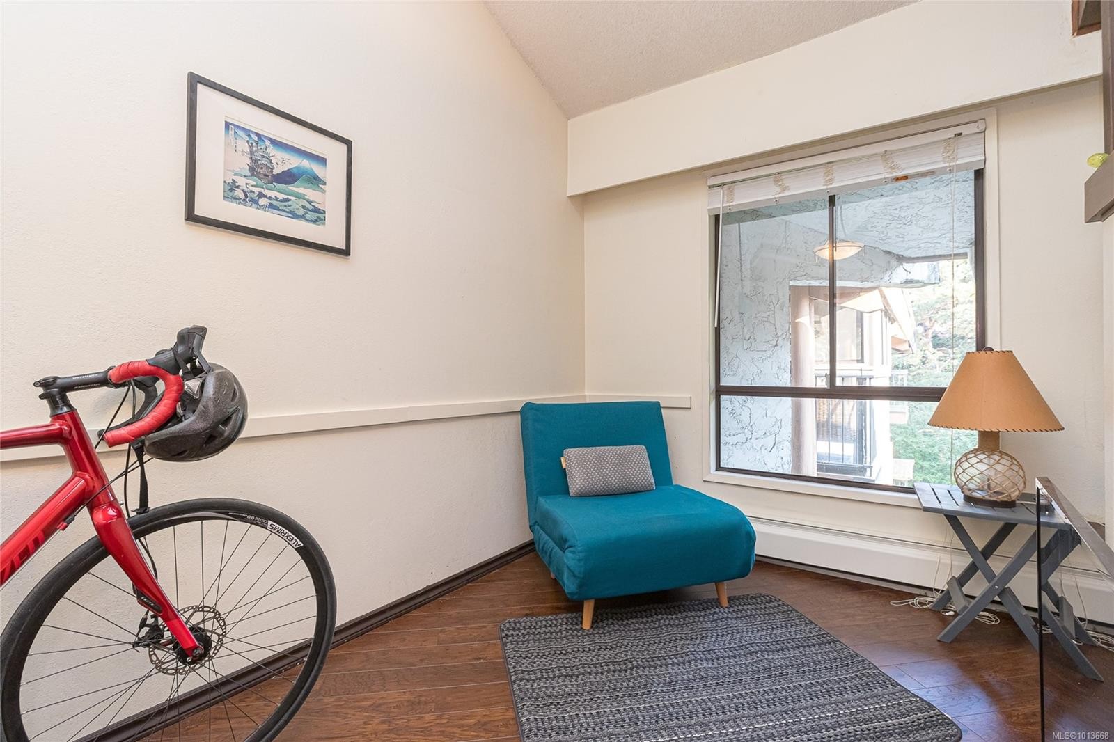 407-1009 Mckenzie Ave, Saanich, BC - Indoor