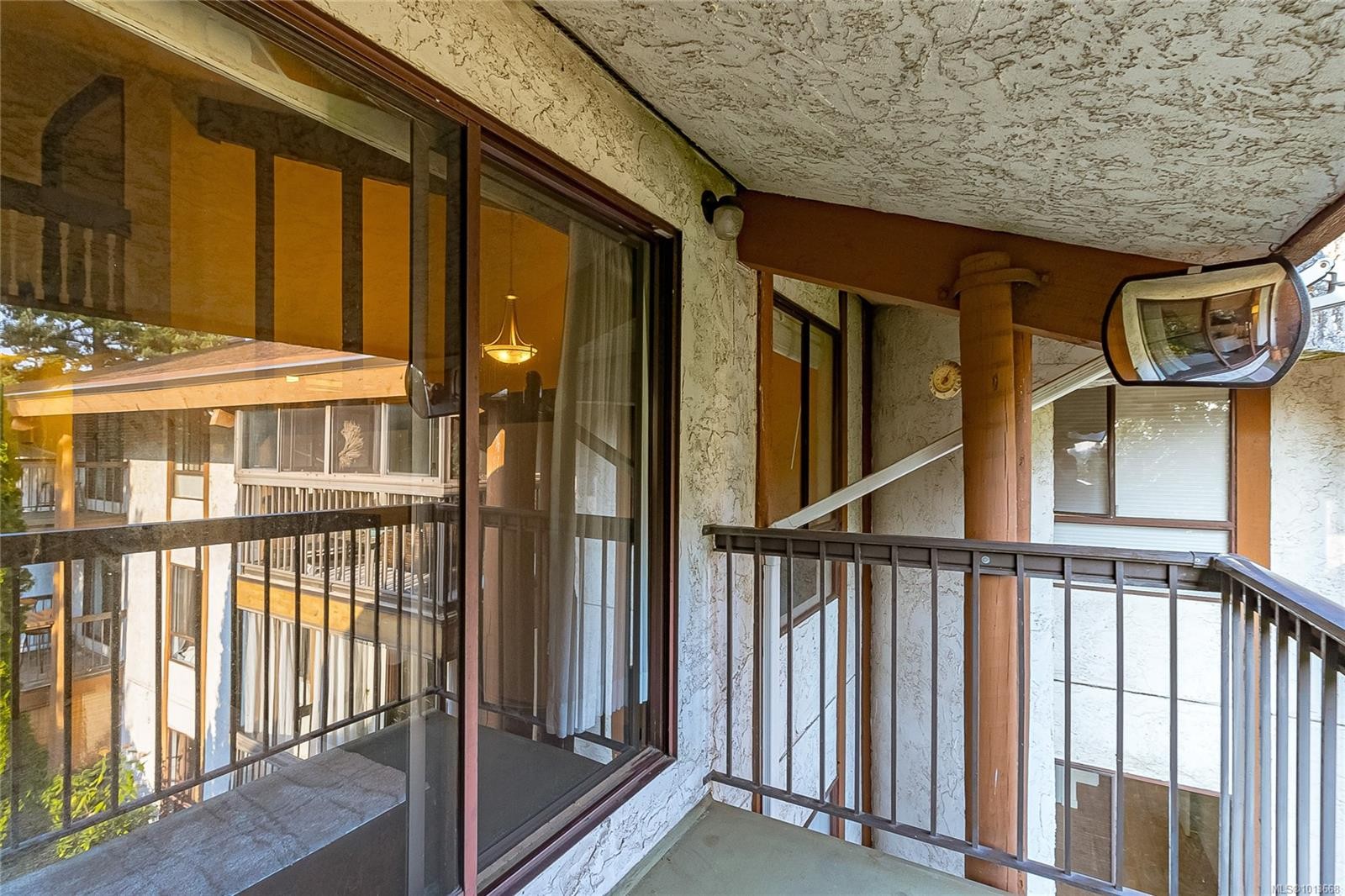 407-1009 Mckenzie Ave, Saanich, BC - Outdoor With Exterior