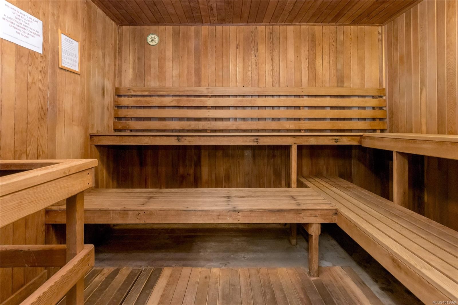 407-1009 Mckenzie Ave, Saanich, BC - Indoor Photo Showing Other Room