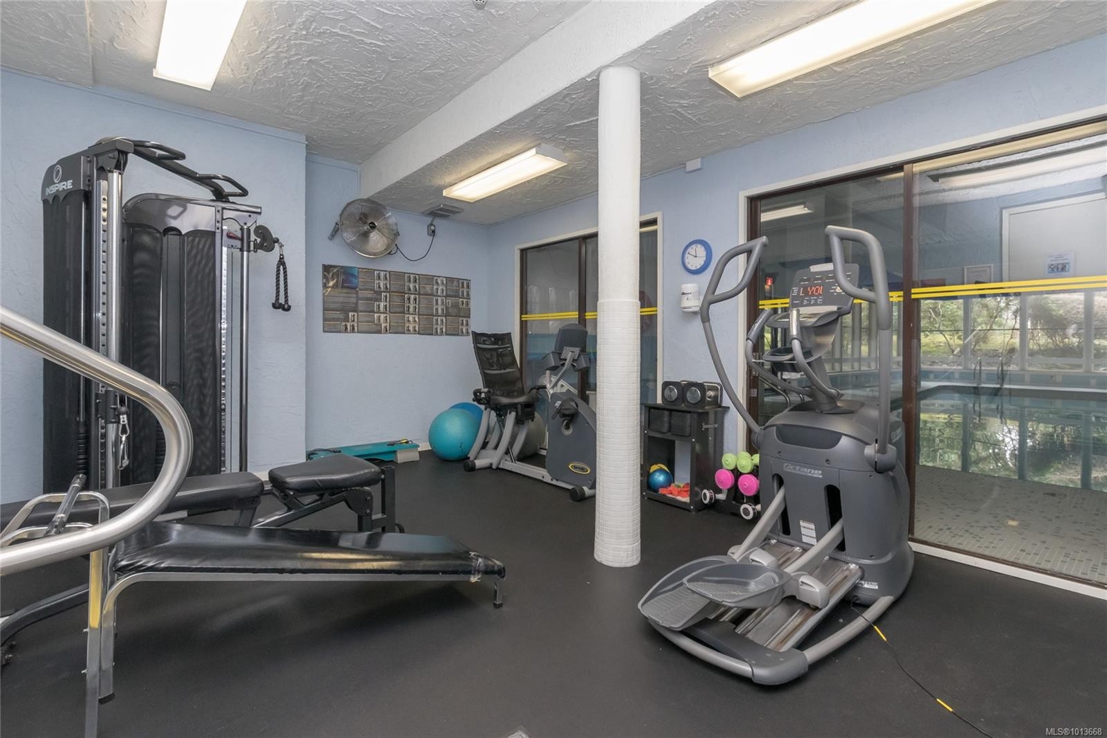 407-1009 Mckenzie Ave, Saanich, BC - Indoor Photo Showing Gym Room