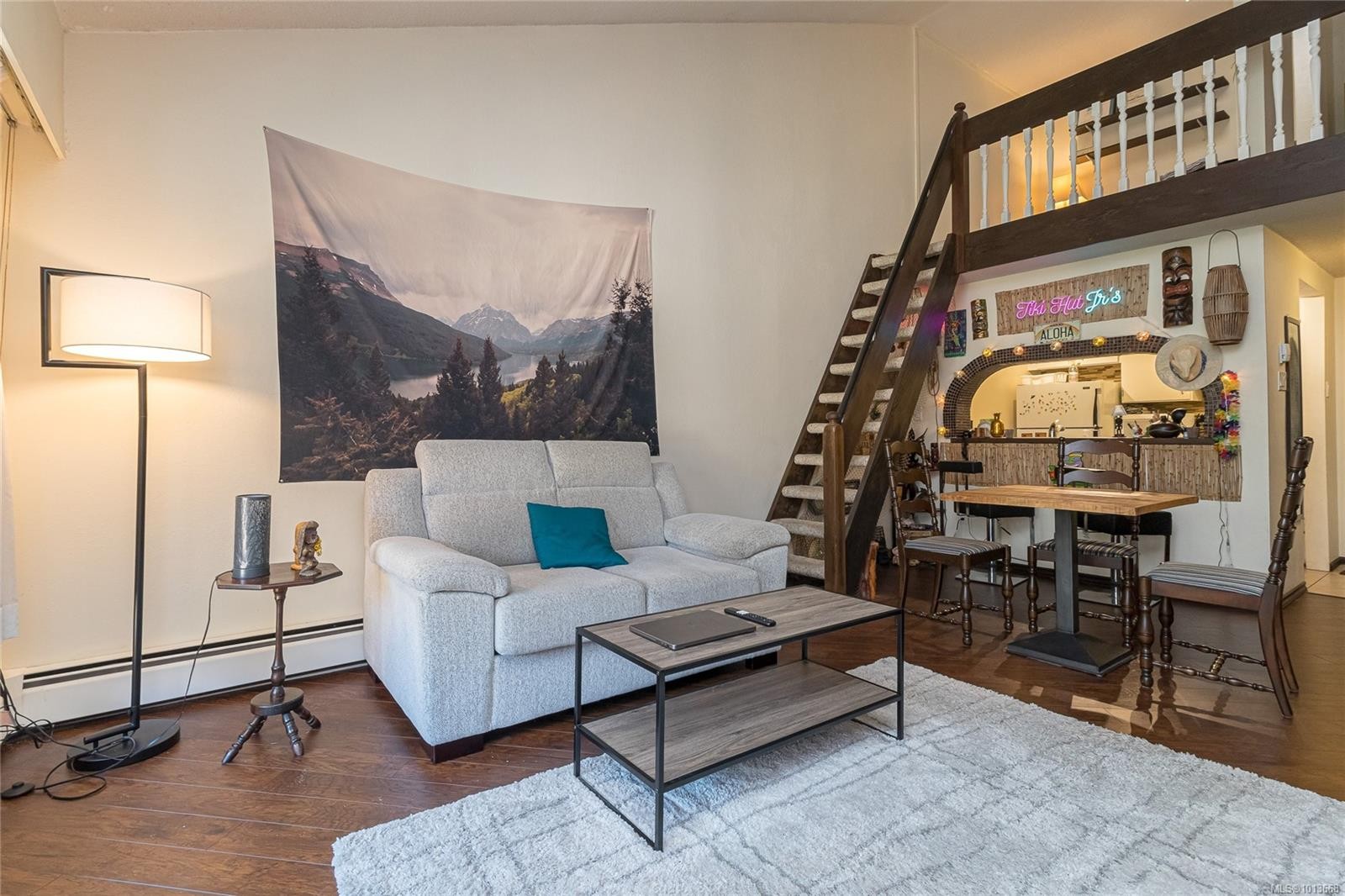 407-1009 Mckenzie Ave, Saanich, BC - Indoor Photo Showing Living Room