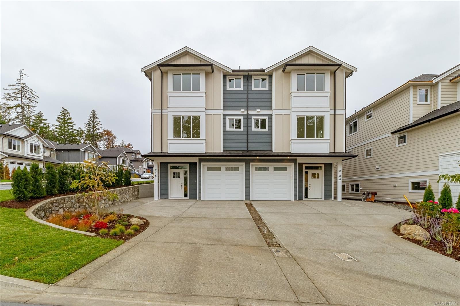 2161 Bellflower Dr, Langford, BC - Outdoor With Facade