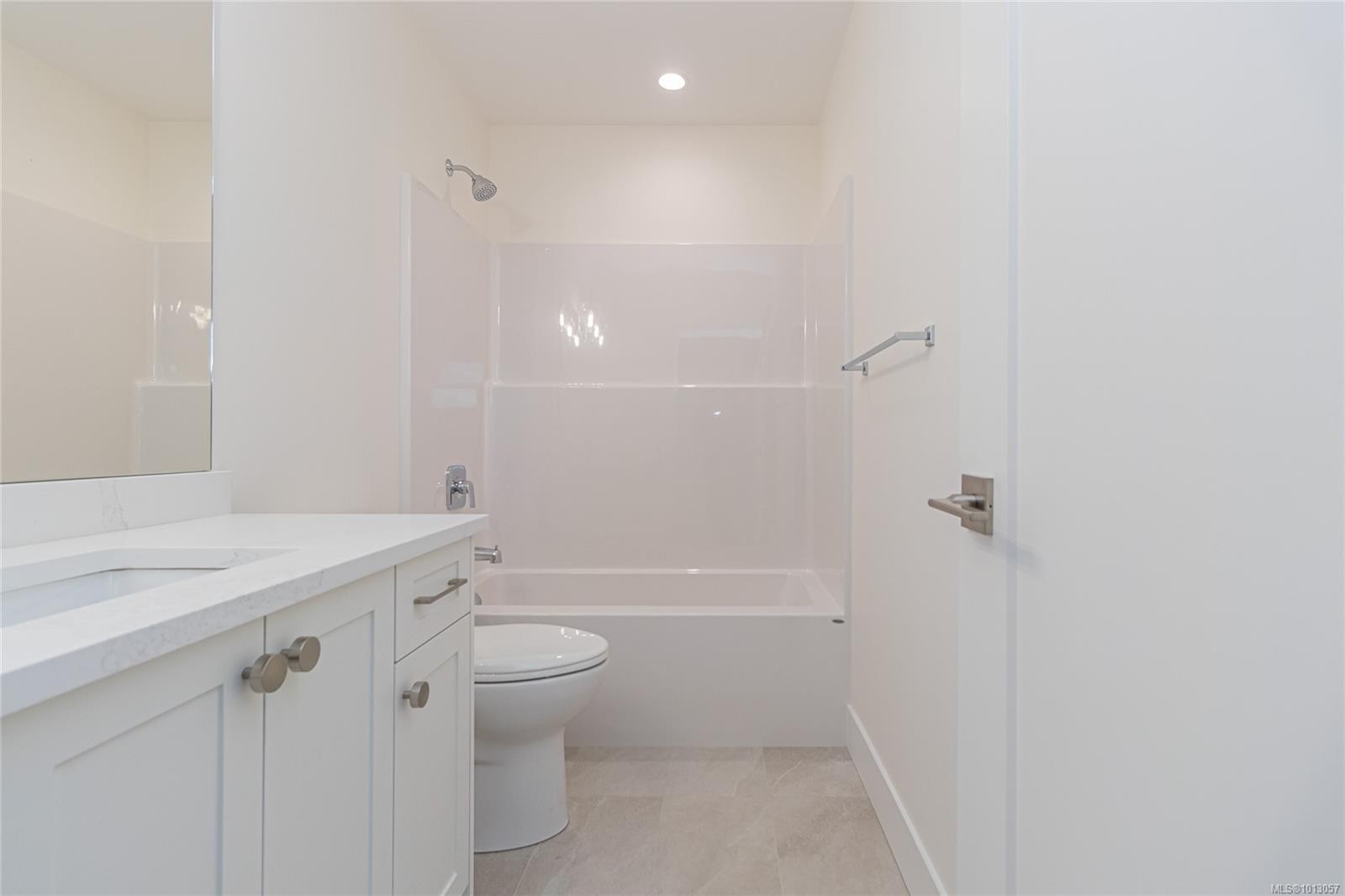 2161 Bellflower Dr, Langford, BC - Indoor Photo Showing Bathroom