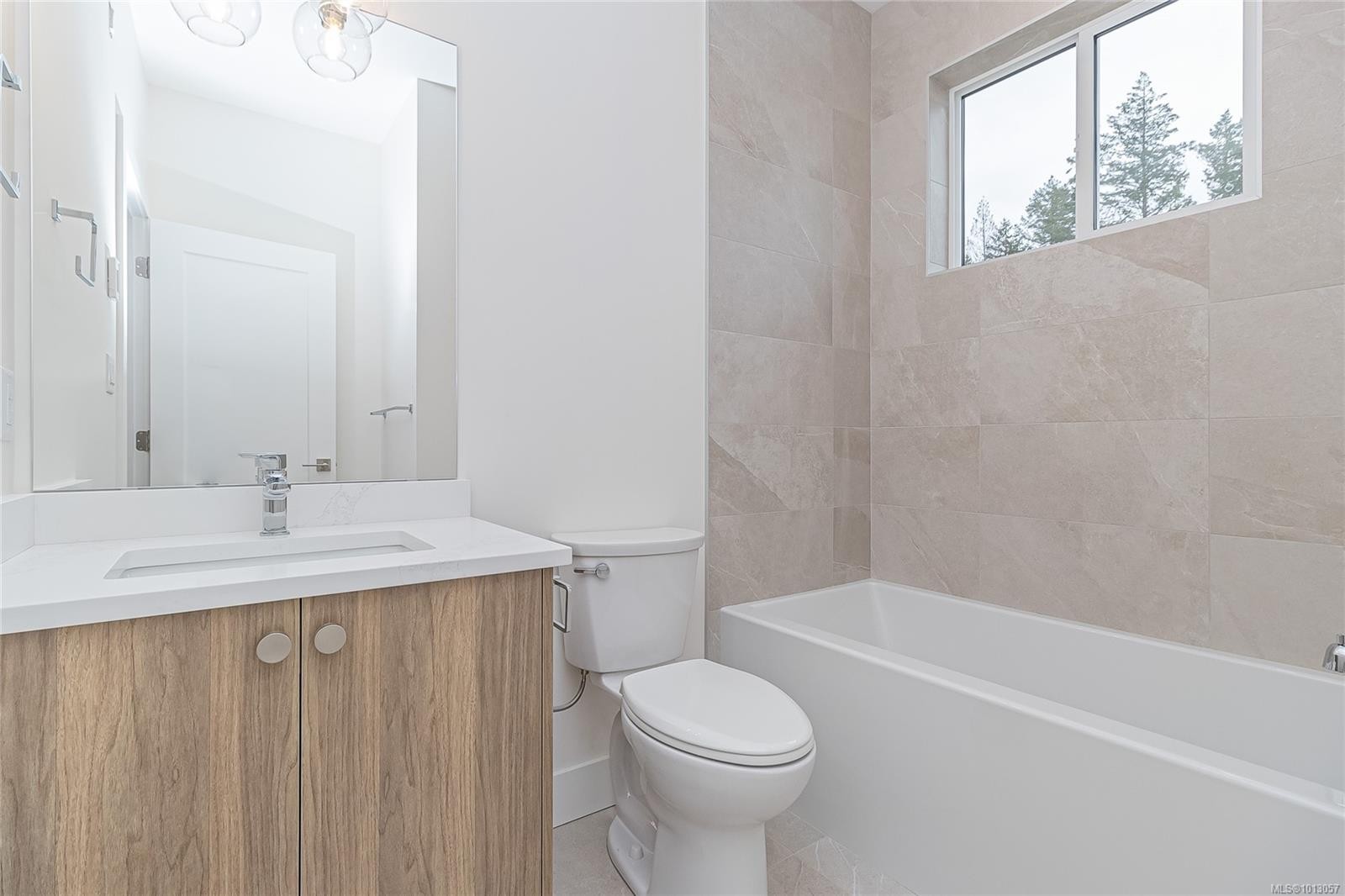 2161 Bellflower Dr, Langford, BC - Indoor Photo Showing Bathroom