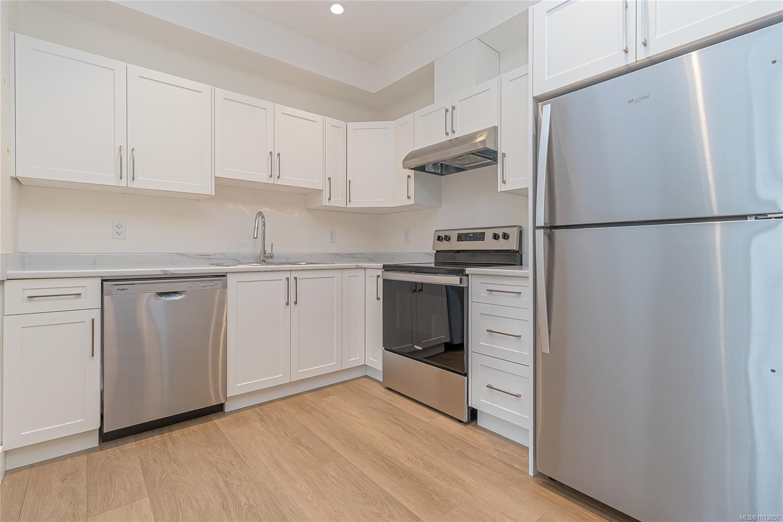 2161 Bellflower Dr, Langford, BC - Indoor Photo Showing Kitchen