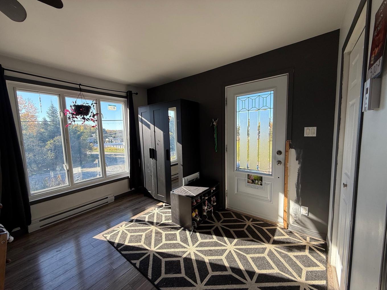 Hall - 686 Rue Marie-Rollet, Rouyn-Noranda, QC - Indoor Photo Showing Other Room