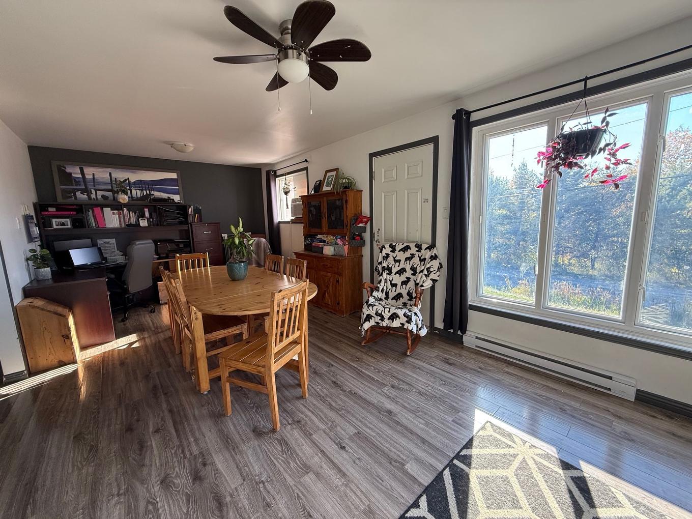 Dining room - 686 Rue Marie-Rollet, Rouyn-Noranda, QC - Indoor Photo Showing Dining Room