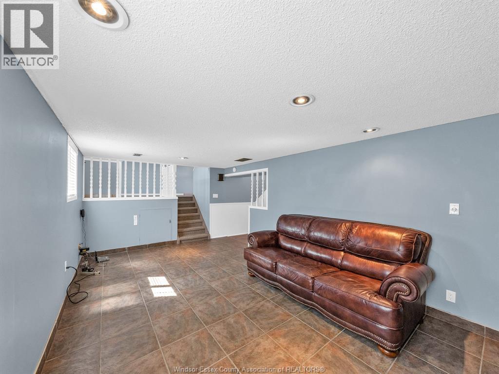 5770 Queen Elizabeth Drive, Windsor, ON - Indoor Photo Showing Other Room