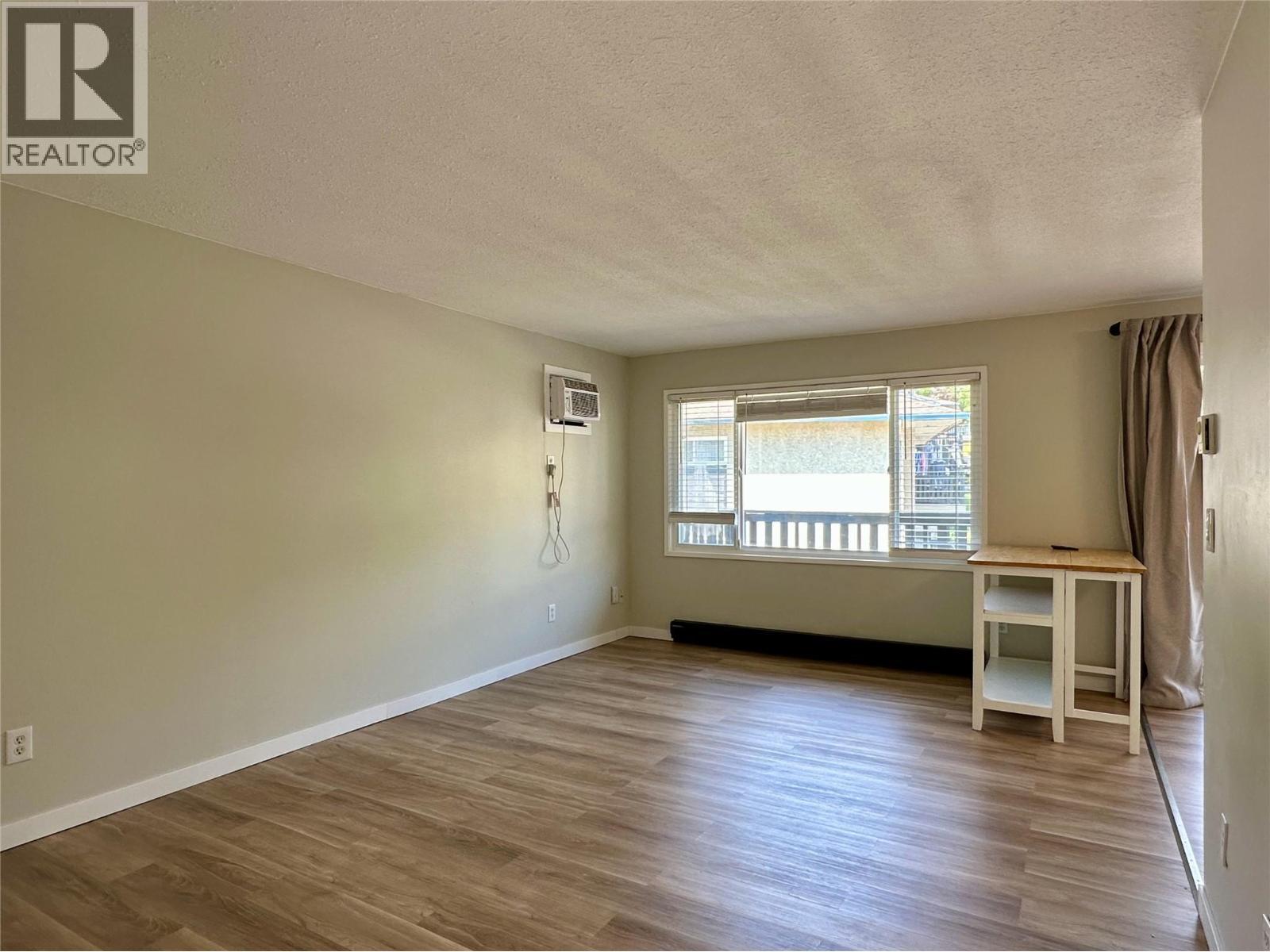 Living Room - 3505 38 Street Unit# 215, Vernon, BC - Indoor Photo Showing Other Room