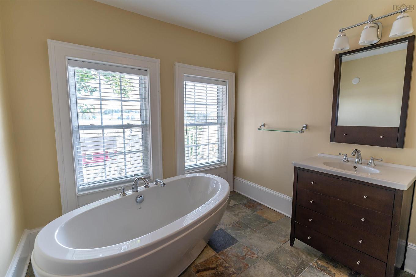 44 Montague Street, Lunenburg, NS