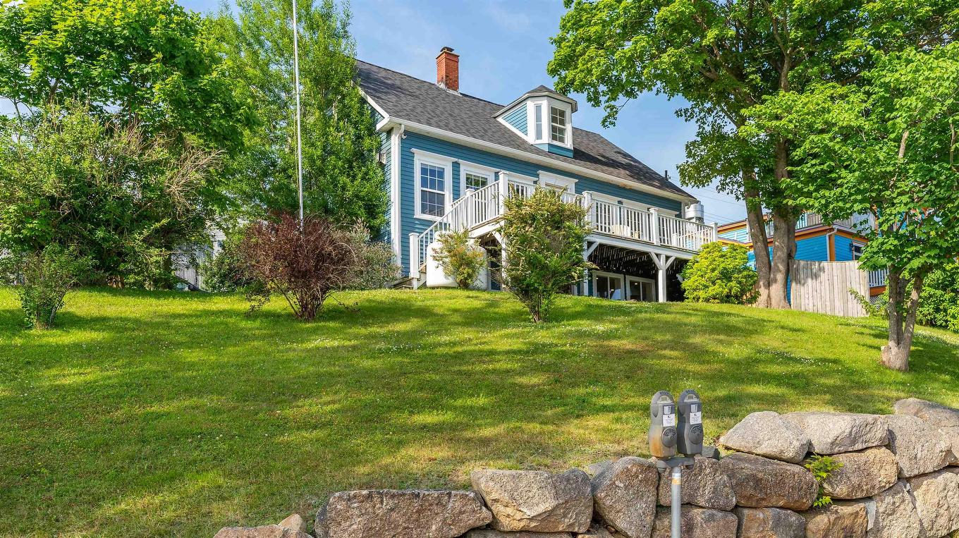 44 Montague Street, Lunenburg, NS