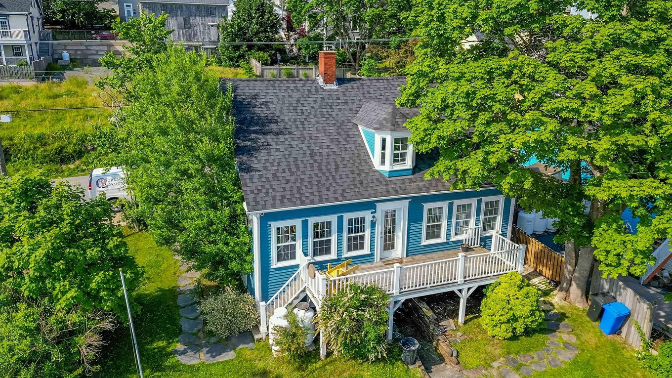 44 Montague Street, Lunenburg, NS