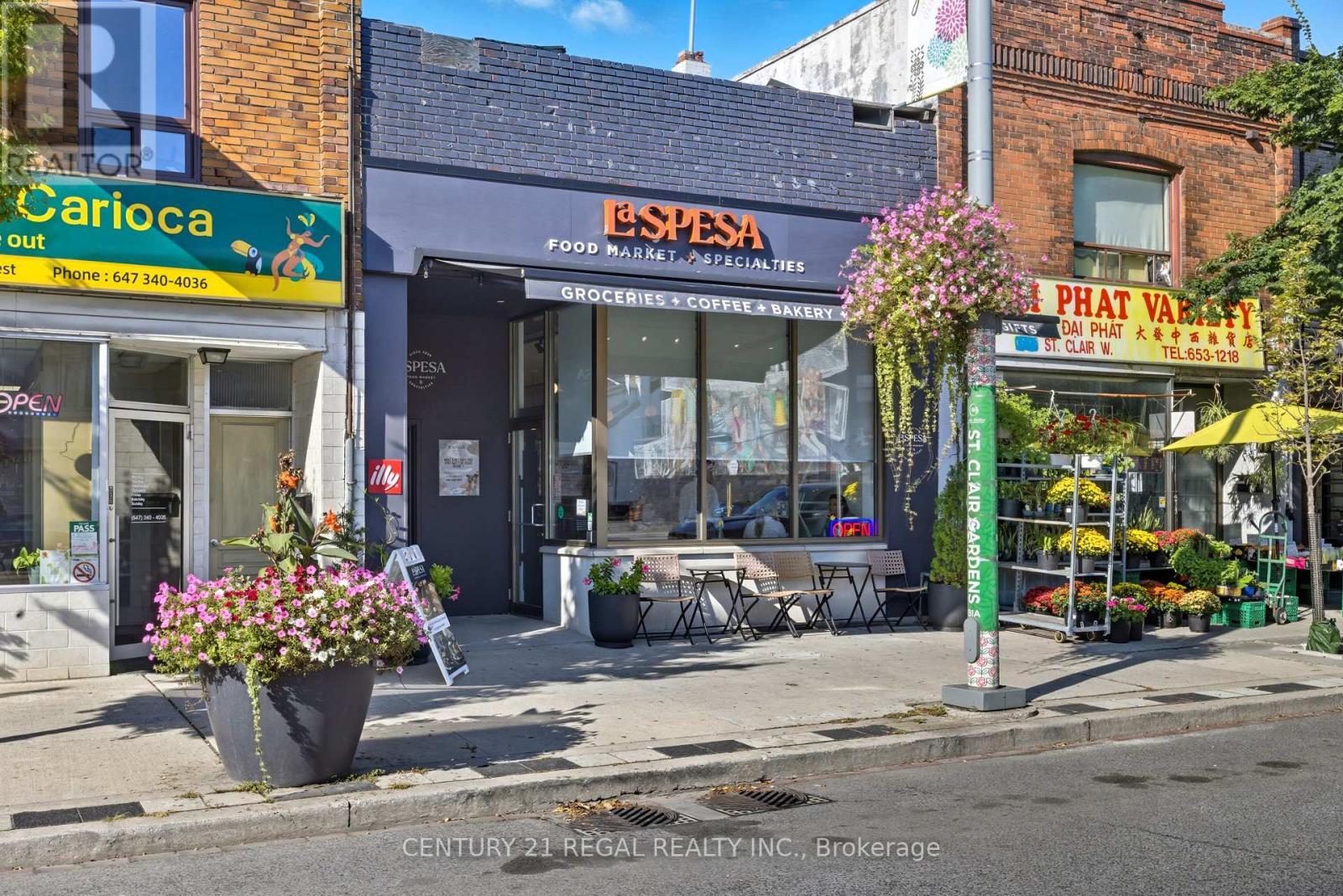 1700 St Clair Avenue W, Toronto, ON