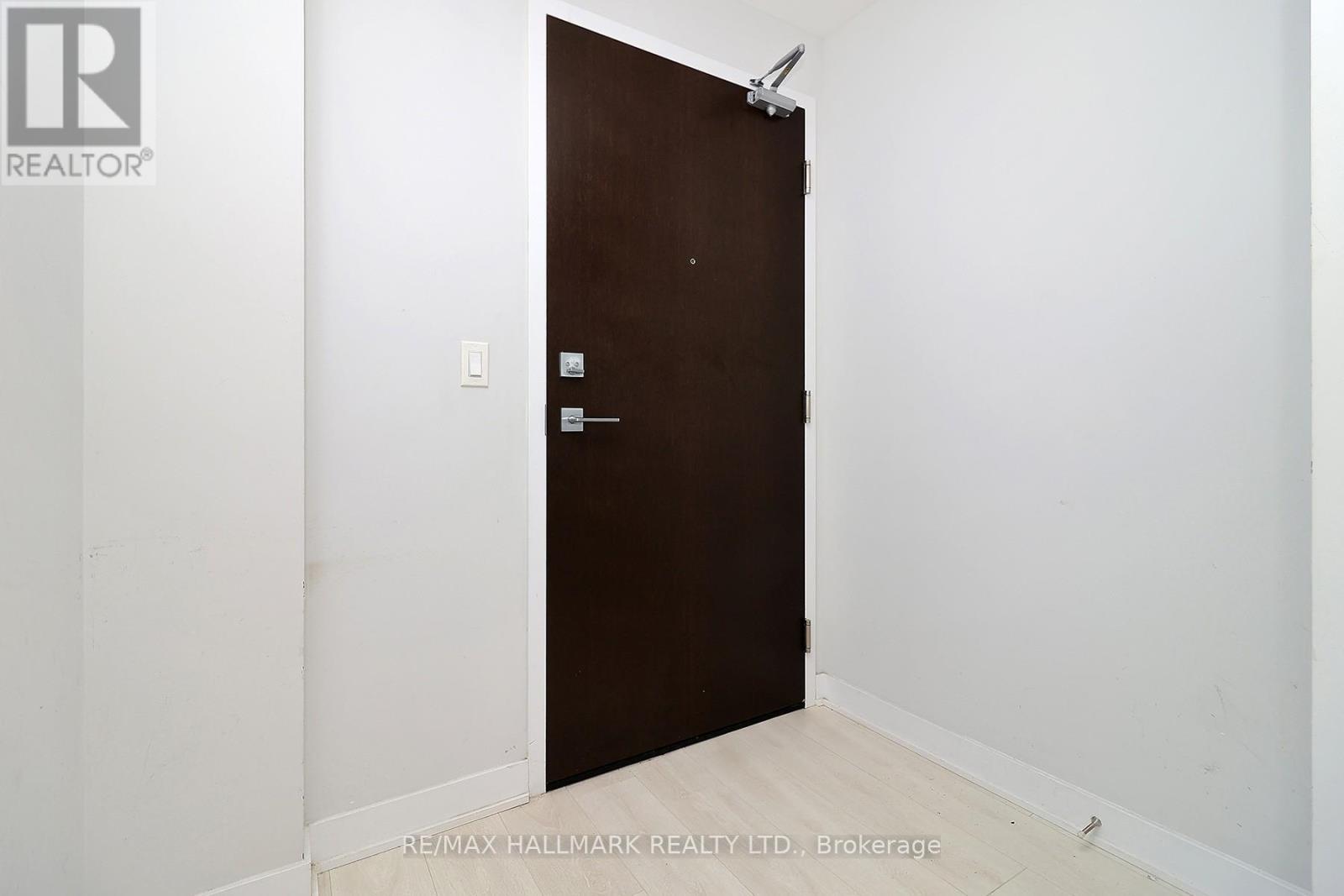 1011 - 2221 Yonge Street, Toronto, ON - Photo Showing Other Room