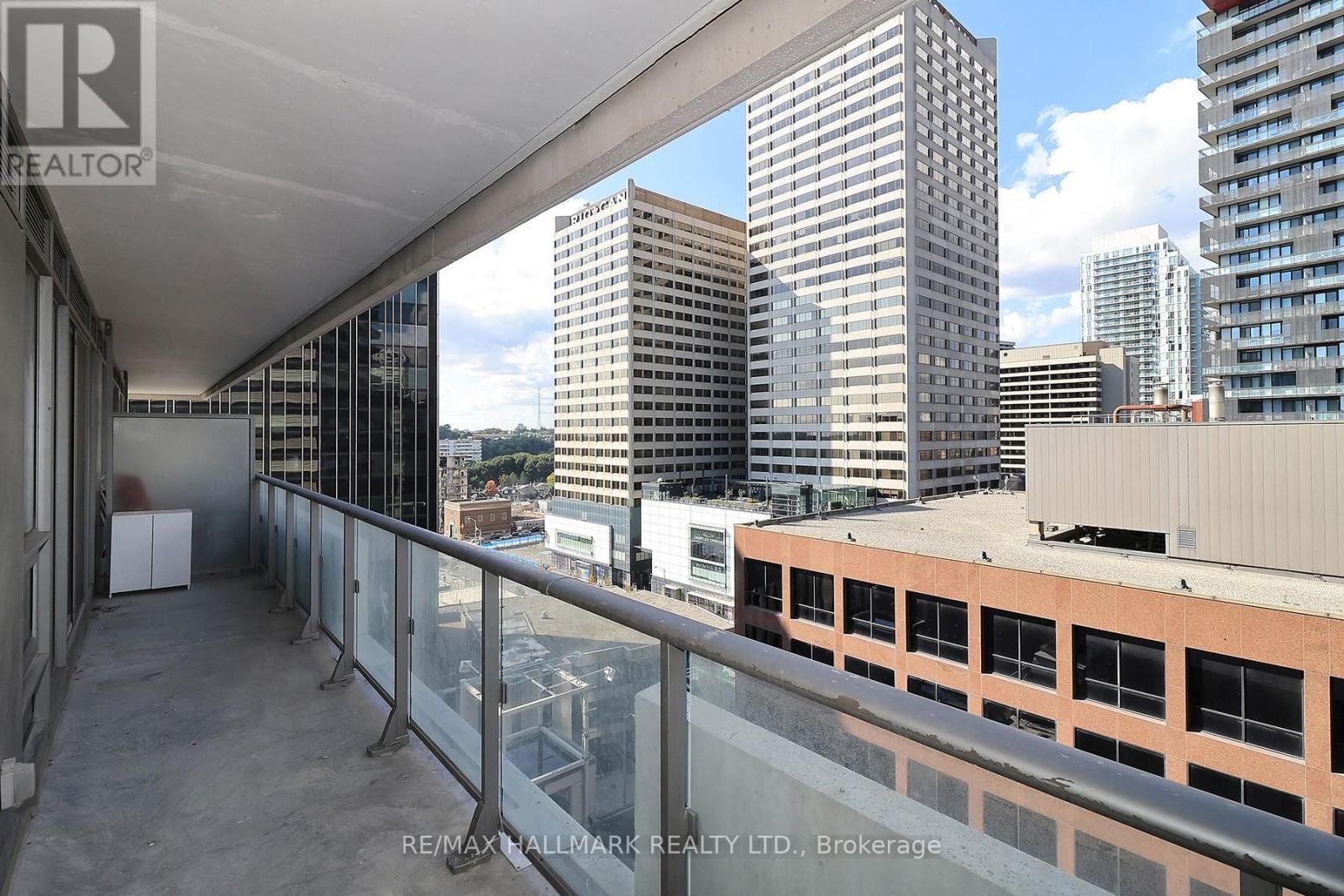 1011 - 2221 Yonge Street, Toronto, ON - Outdoor With Balcony