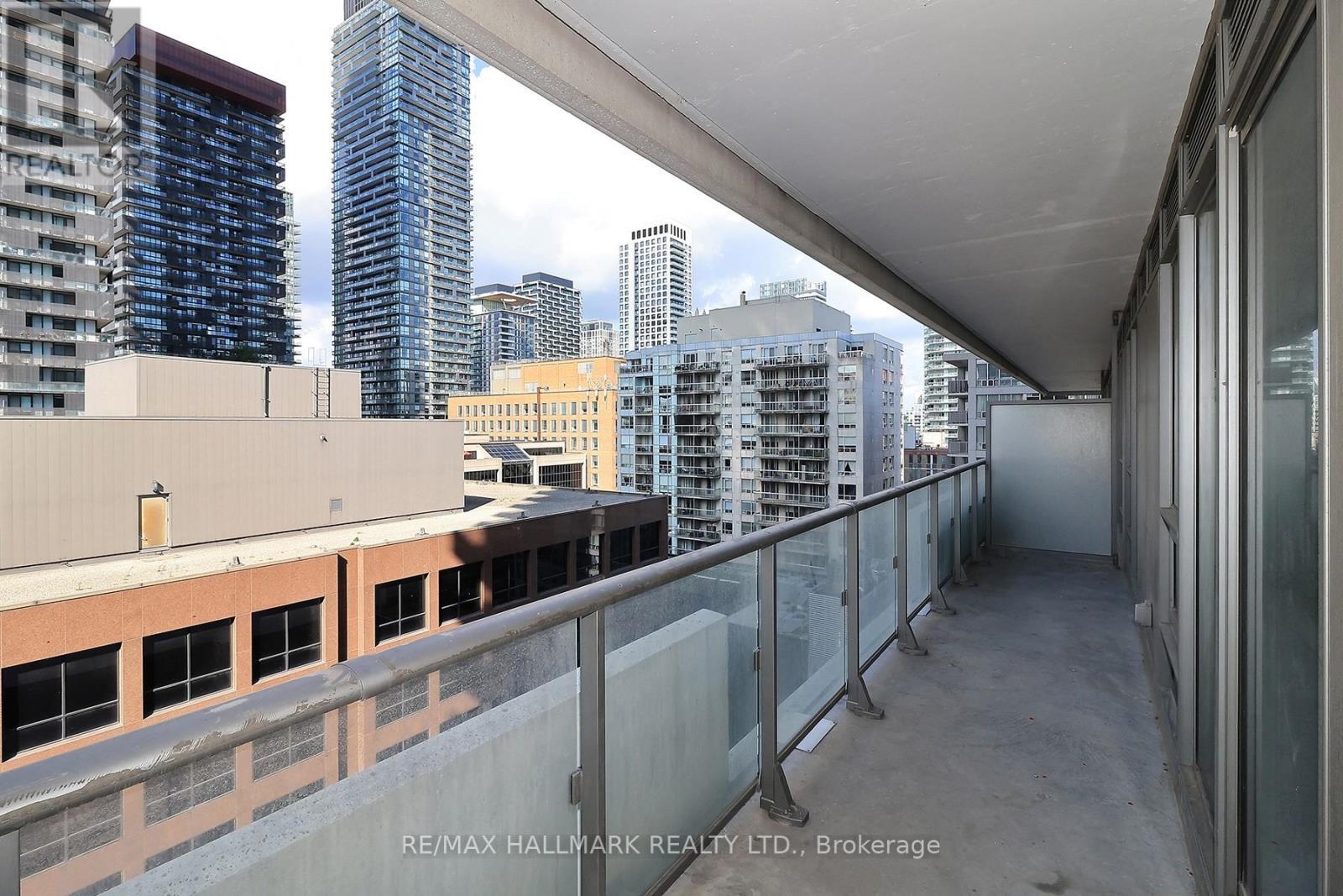 1011 - 2221 Yonge Street, Toronto, ON - Outdoor With Balcony
