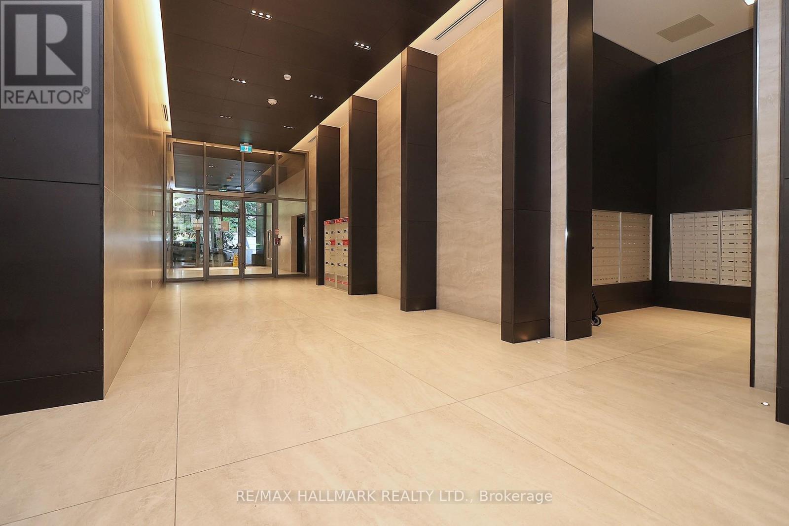 1011 - 2221 Yonge Street, Toronto, ON - Indoor Photo Showing Other Room