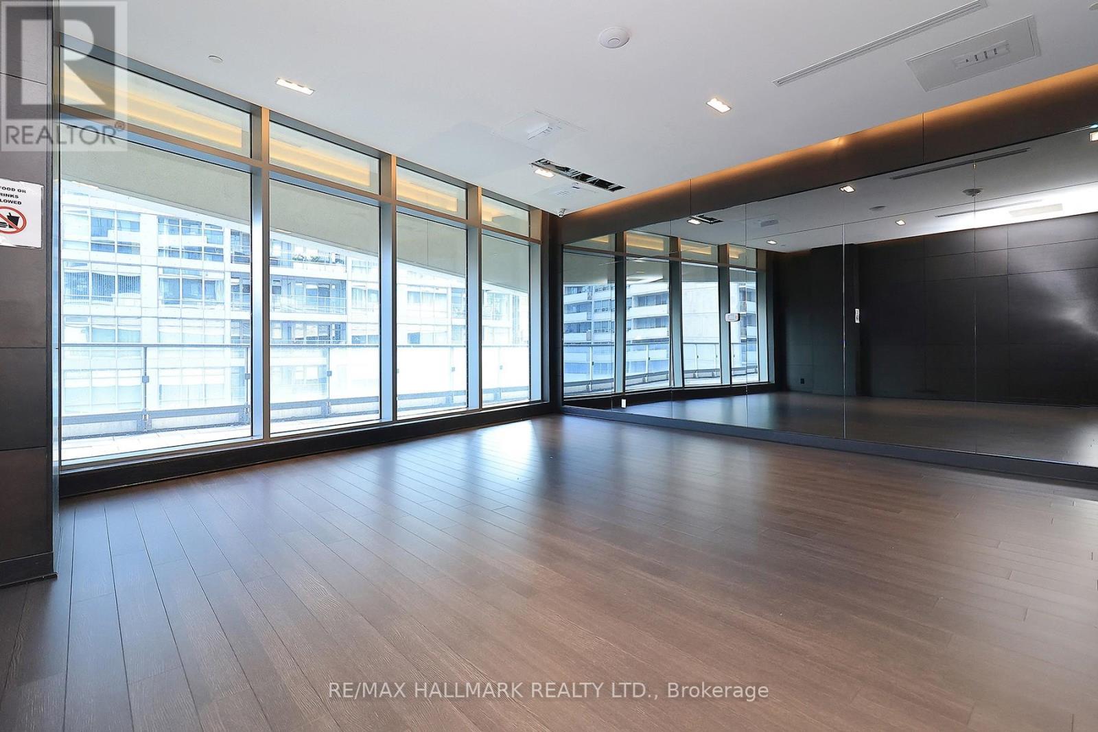 1011 - 2221 Yonge Street, Toronto, ON - Indoor Photo Showing Other Room