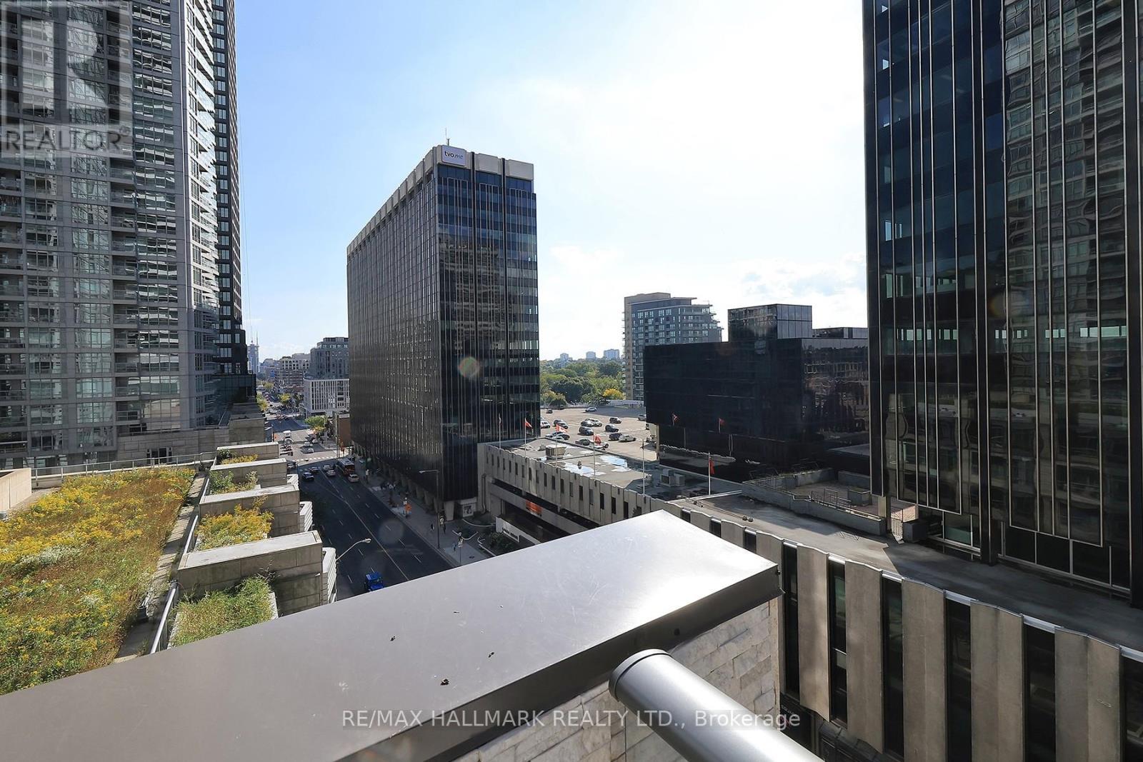 1011 - 2221 Yonge Street, Toronto, ON - Outdoor With Balcony