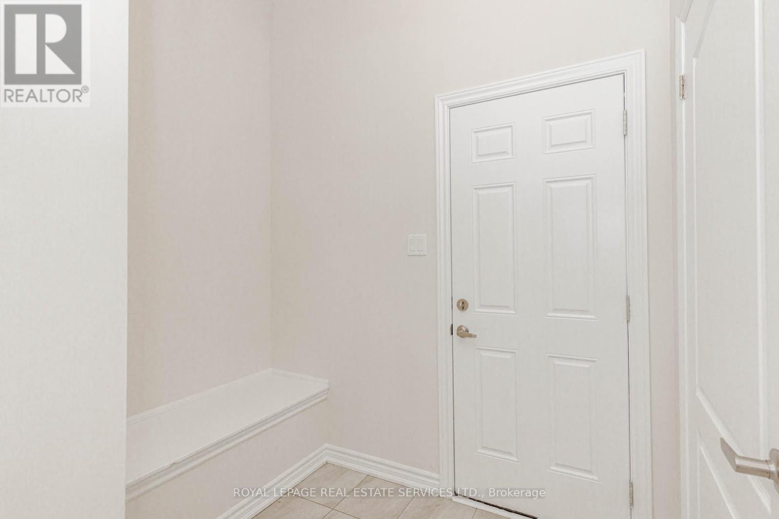 96 Explorer Way W, Thorold, ON - Indoor Photo Showing Other Room