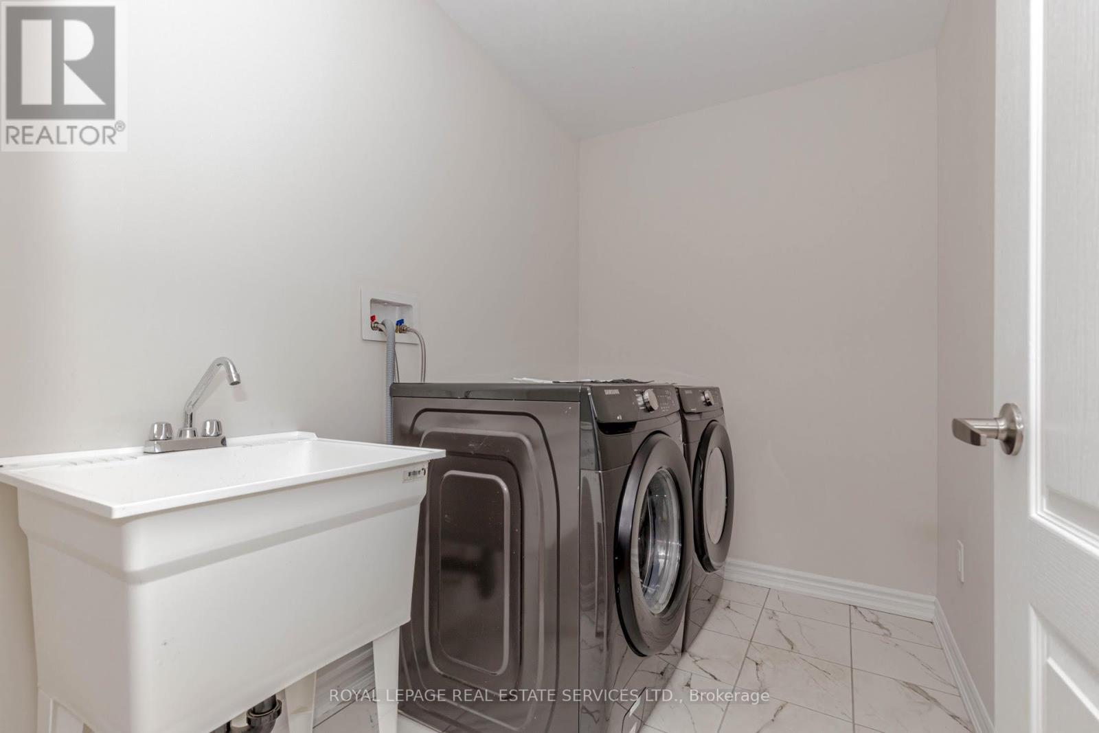 96 Explorer Way W, Thorold, ON - Indoor Photo Showing Laundry Room