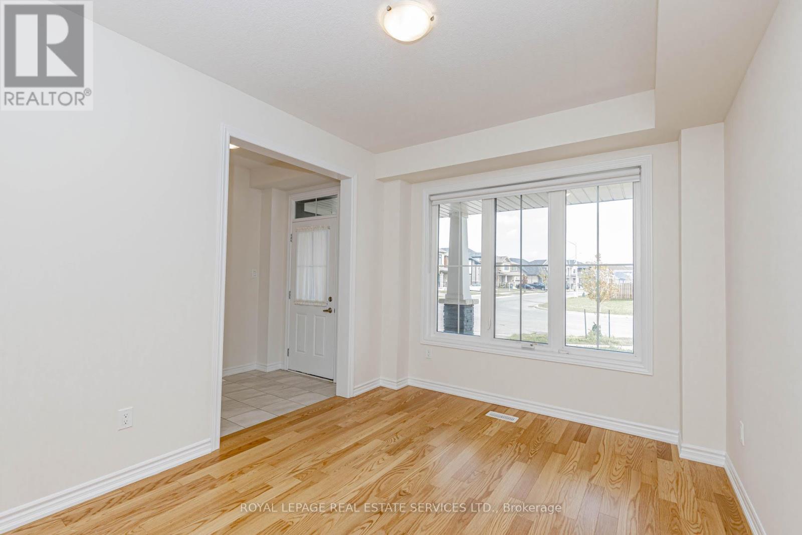 96 Explorer Way W, Thorold, ON - Indoor Photo Showing Other Room