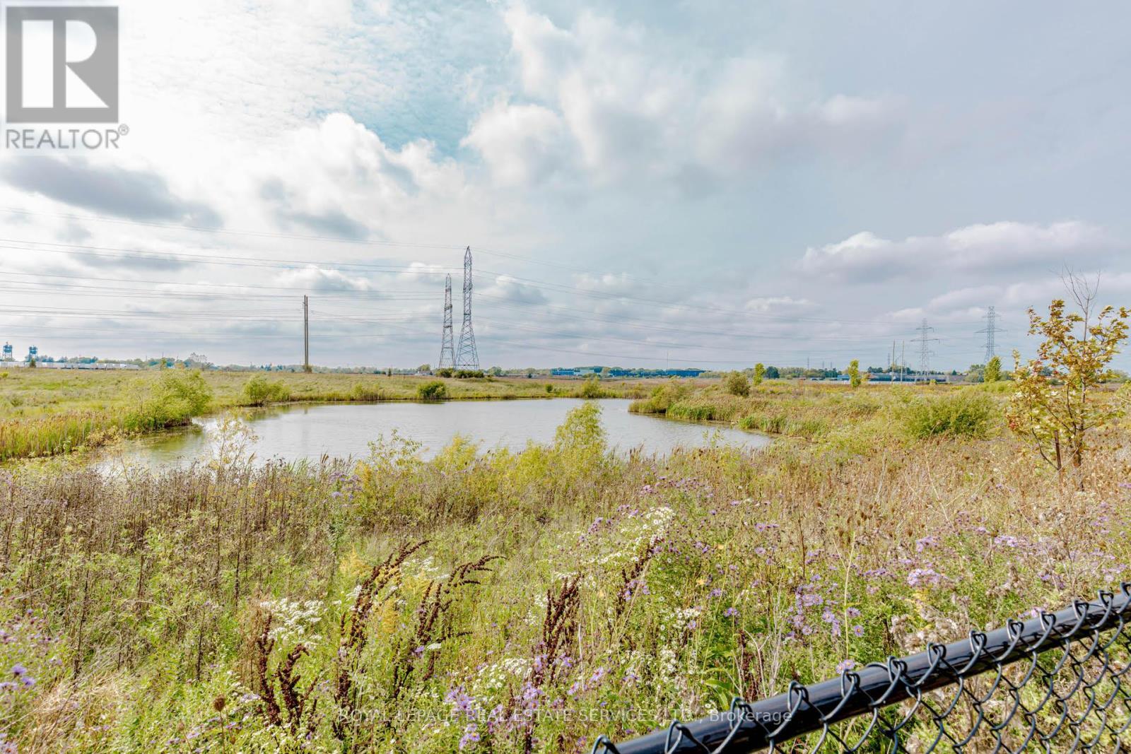 96 Explorer Way W, Thorold, ON - Outdoor With View