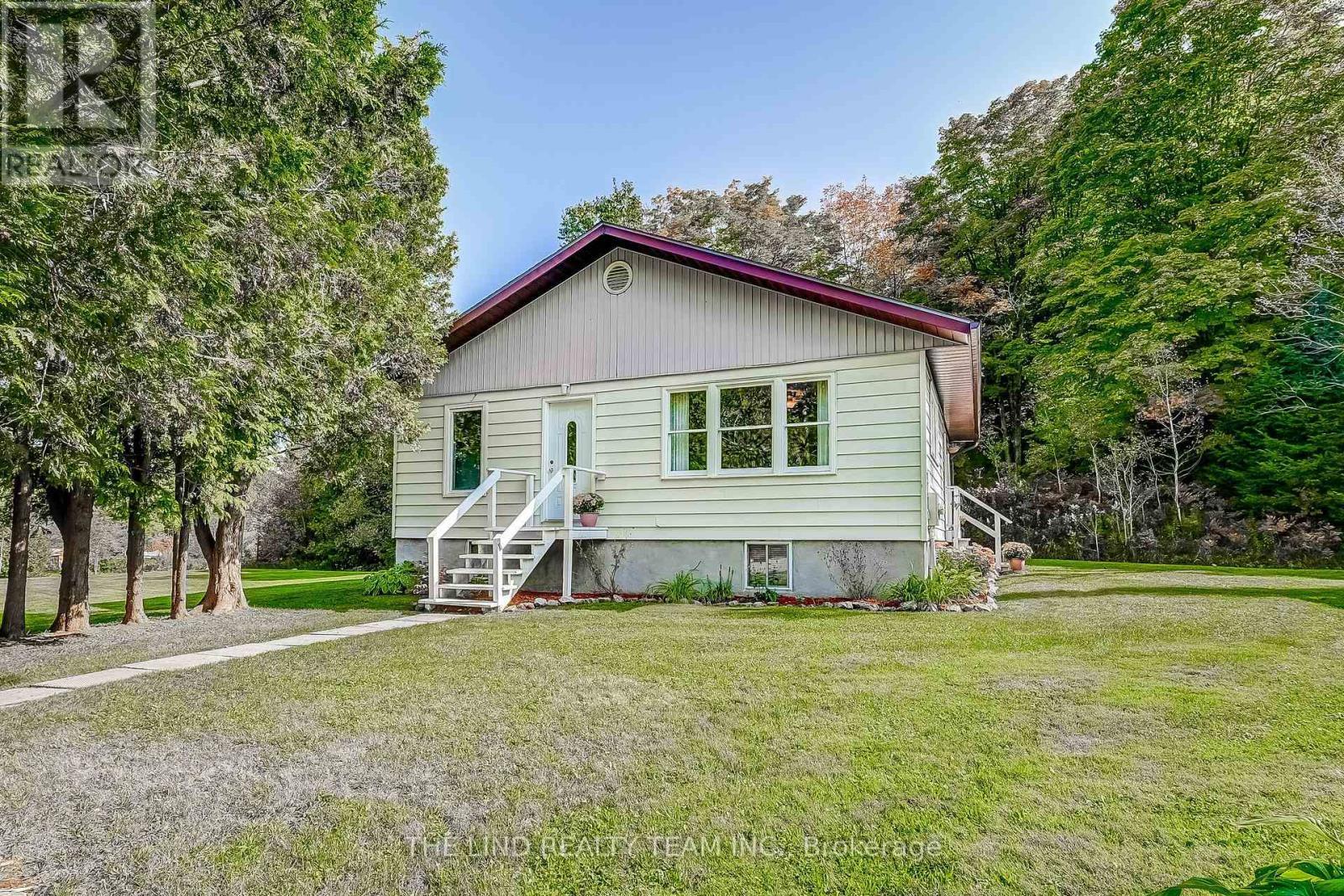 949 Raymond Road, Muskoka Lakes, ON