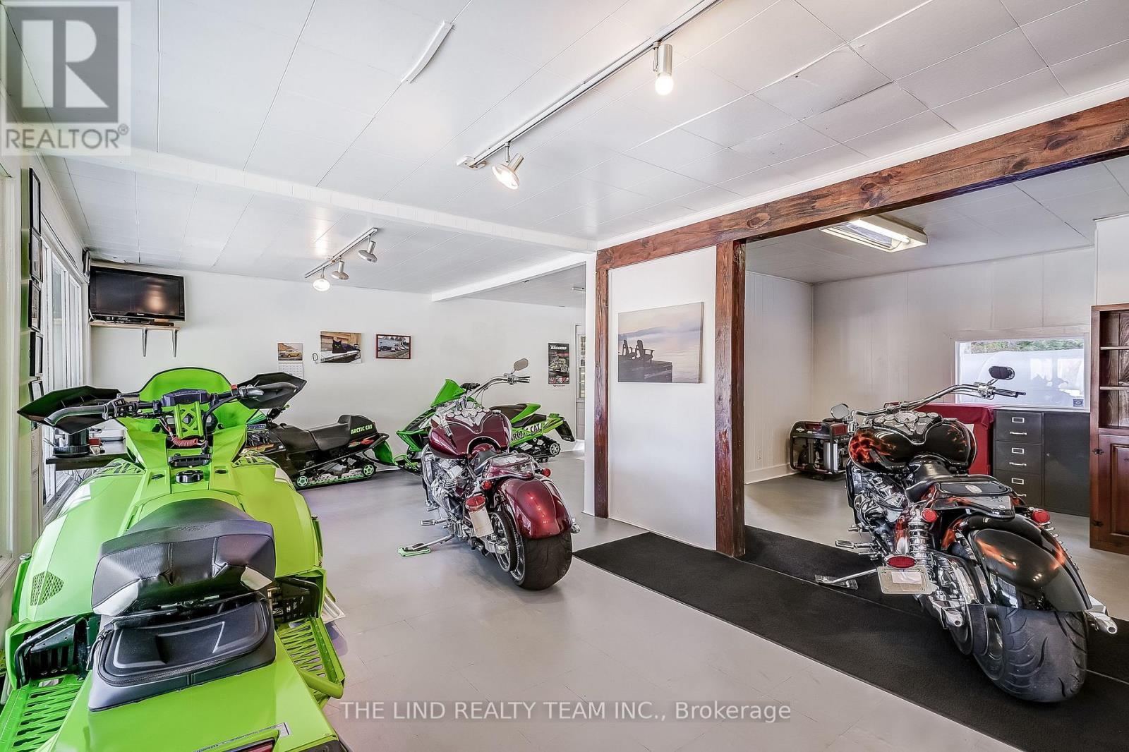 949 Raymond Road, Muskoka Lakes, ON