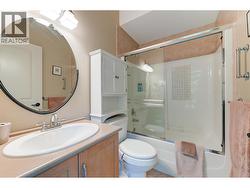 Bathroom on the lower level - 4 pc (heated floors) -