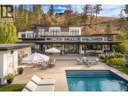 Beautiful entertaining areas -