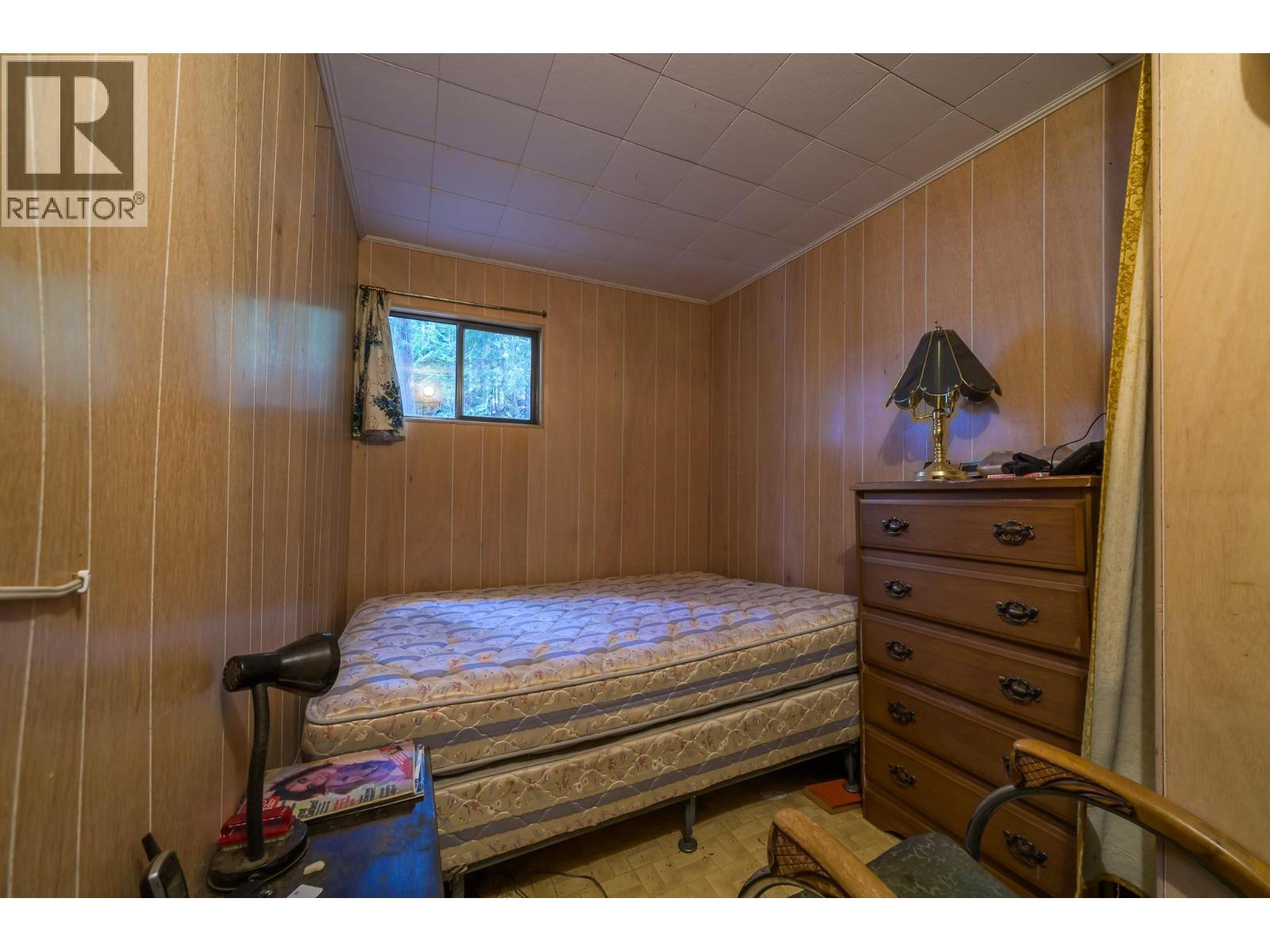 5319 East Barriere Lake Fs Road, Barriere, BC - Indoor Photo Showing Bedroom