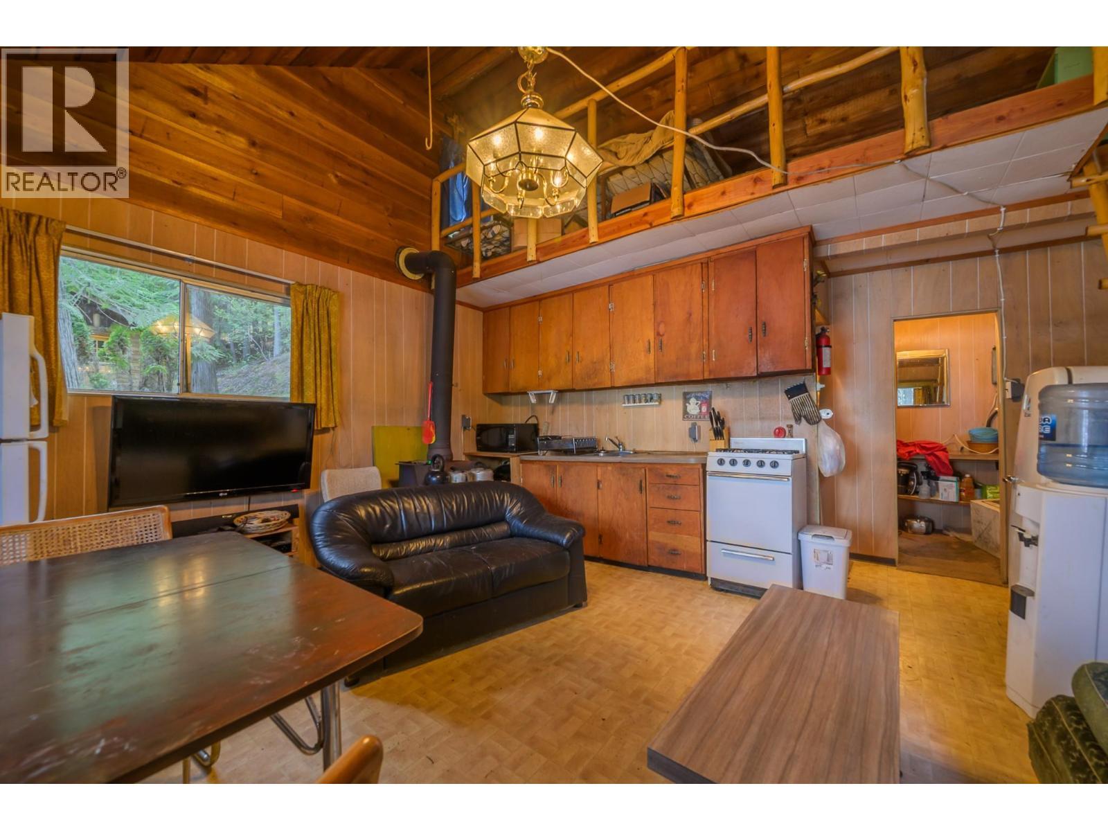 5319 East Barriere Lake Fs Road, Barriere, BC - Indoor