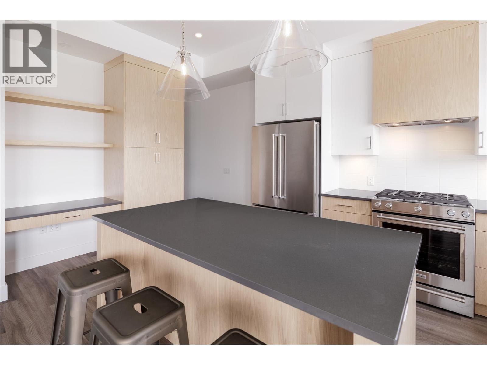 2100 Campbell Place Unit# 160, West Kelowna, BC - Indoor Photo Showing Kitchen