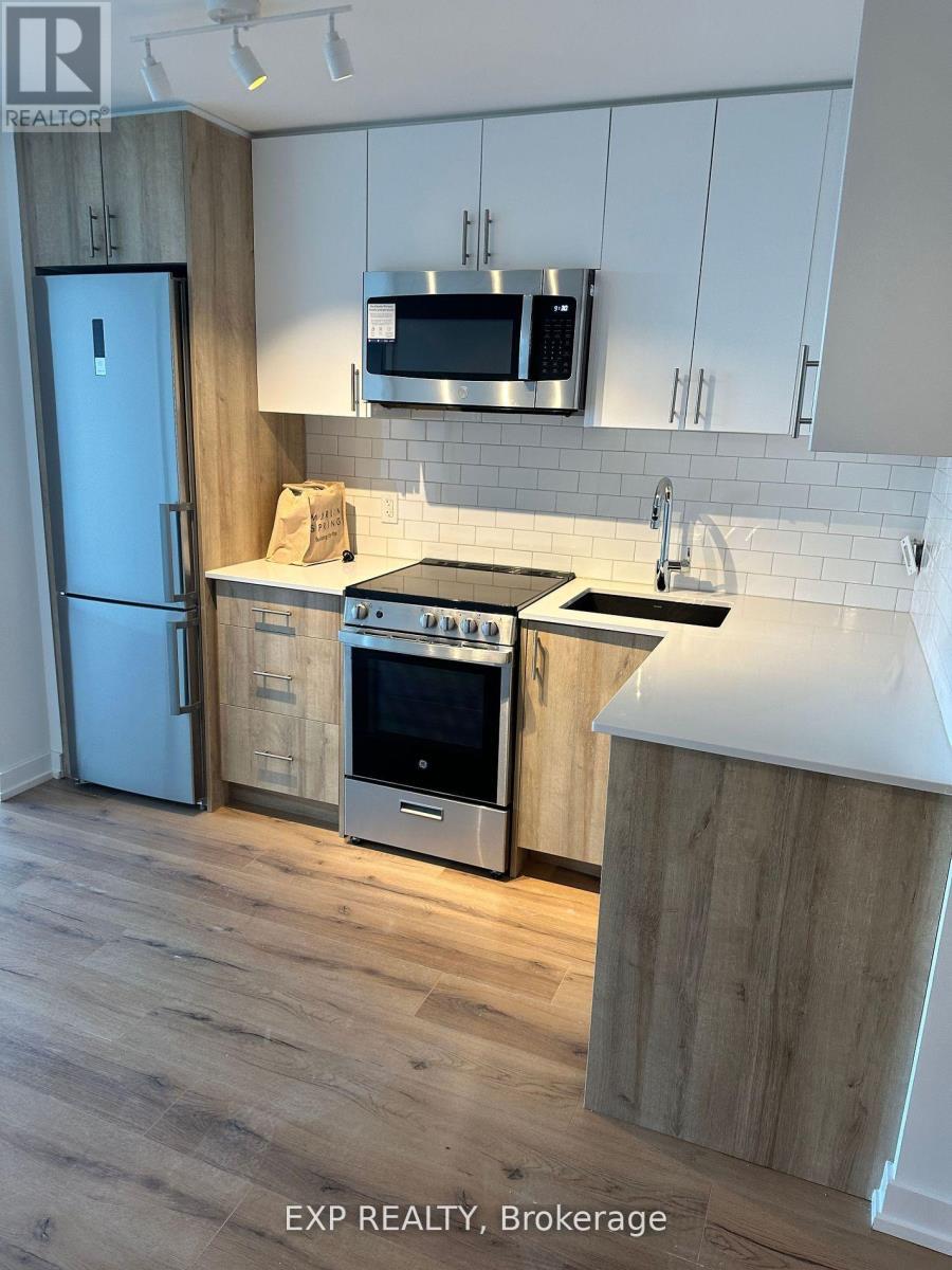 903 - 1195 The Queens Way, Toronto, ON - Indoor Photo Showing Kitchen With Upgraded Kitchen