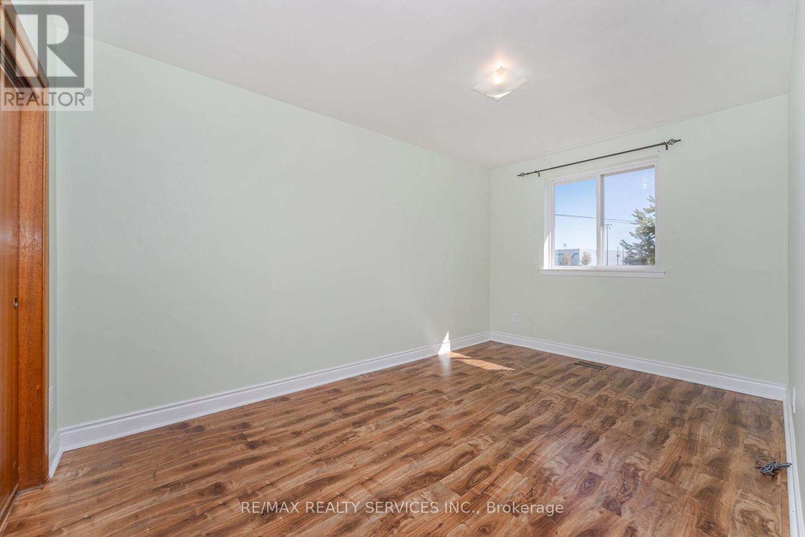 61 Avondale Boulevard, Brampton, ON - Indoor Photo Showing Other Room