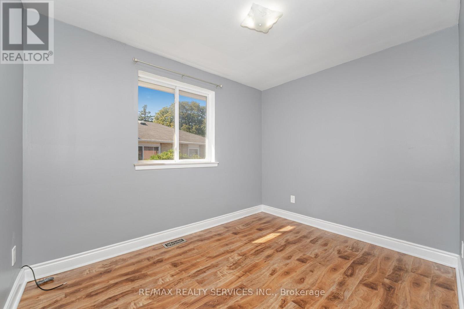 61 Avondale Boulevard, Brampton, ON - Indoor Photo Showing Other Room
