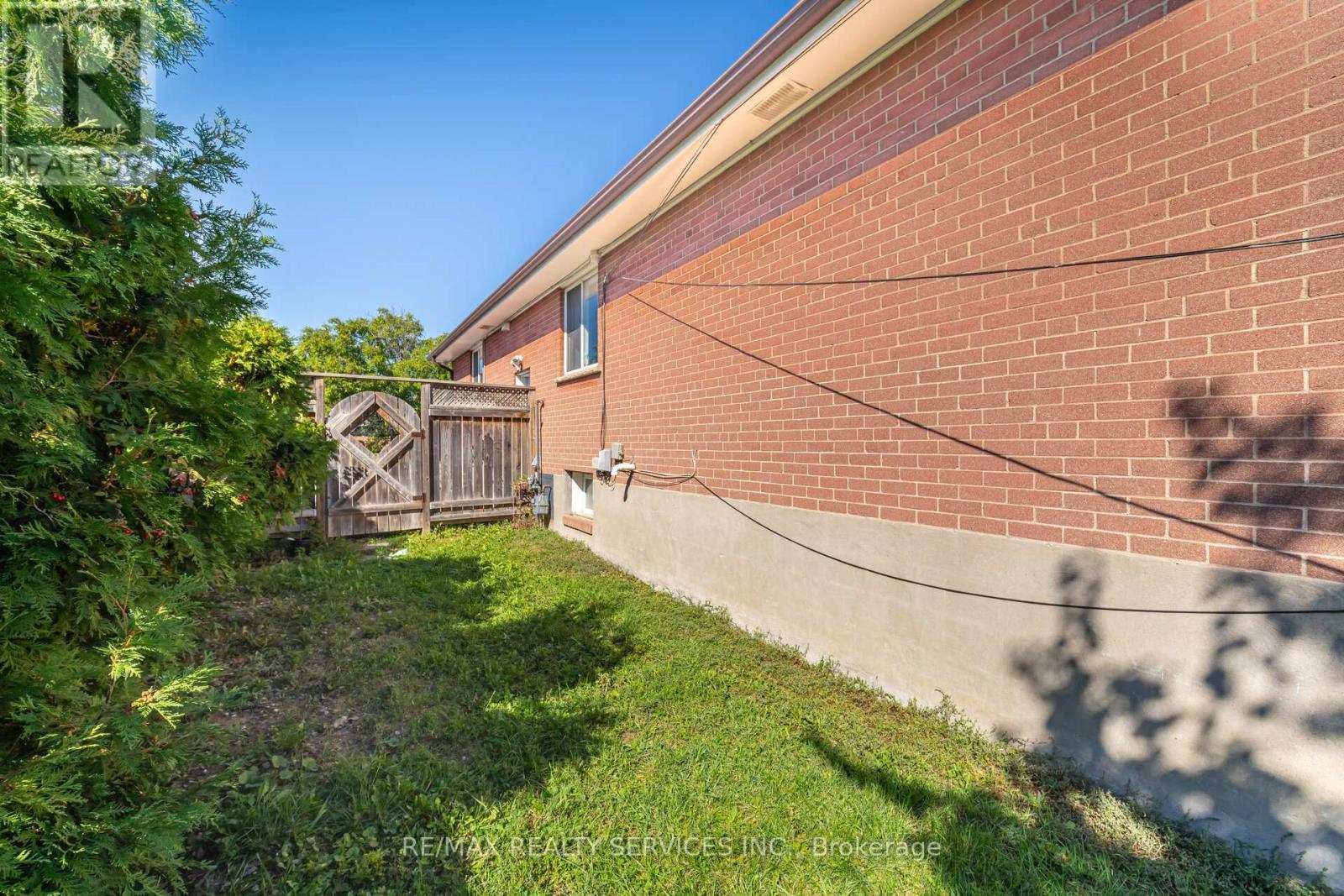 61 Avondale Boulevard, Brampton, ON - Outdoor