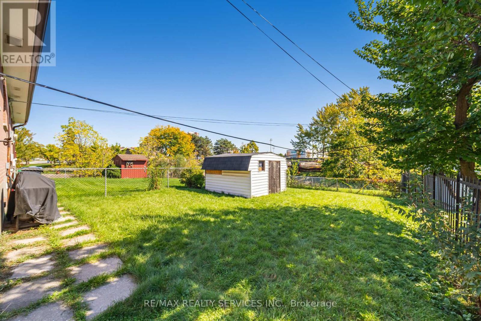 61 Avondale Boulevard, Brampton, ON - Outdoor